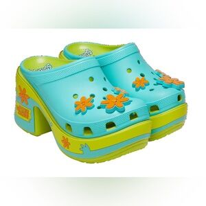 NWOT Scooby Doo Siren Crocs